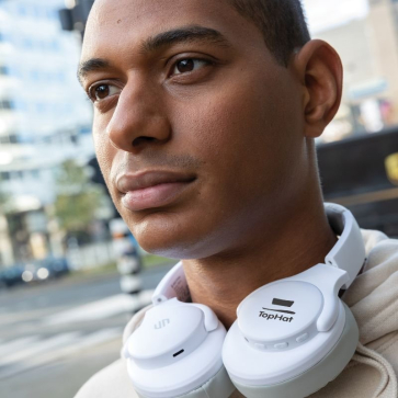 Urban Vitamin Fresno Wireless Headphone